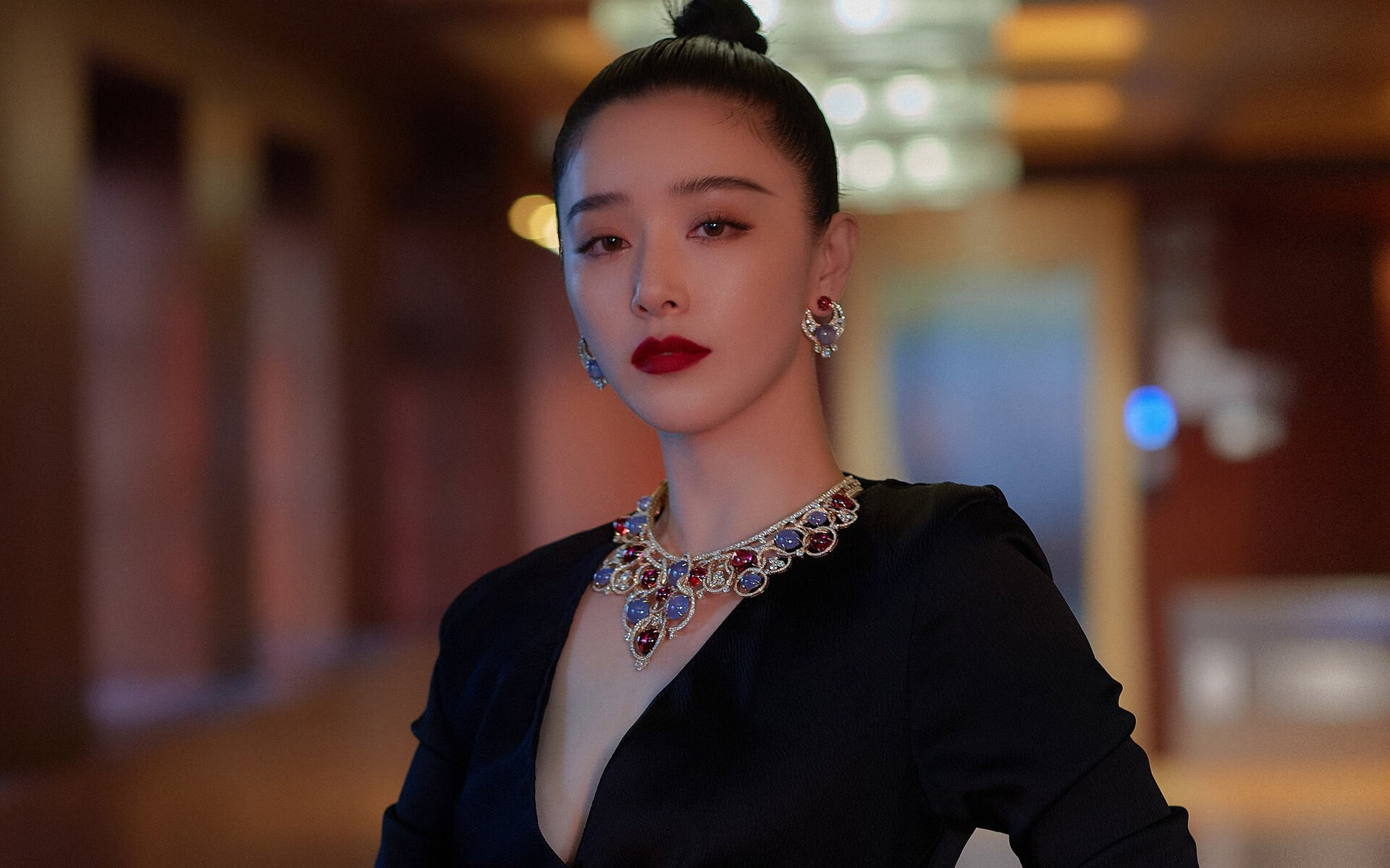 哥伦比亚队在巴黎奥运会比赛中多次通过中路渗透得分，哥伦比亚 奥运